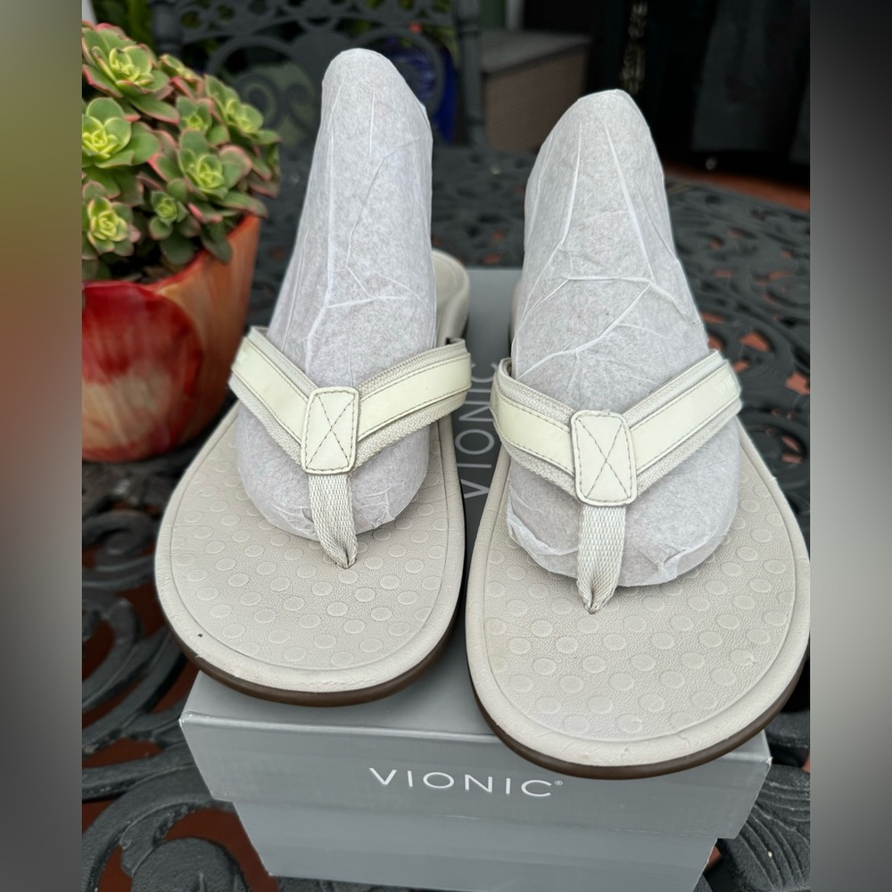🤍Vionic White Tide II Toe Post Sandal Built in Heel Orthotics & Arch Support. 9